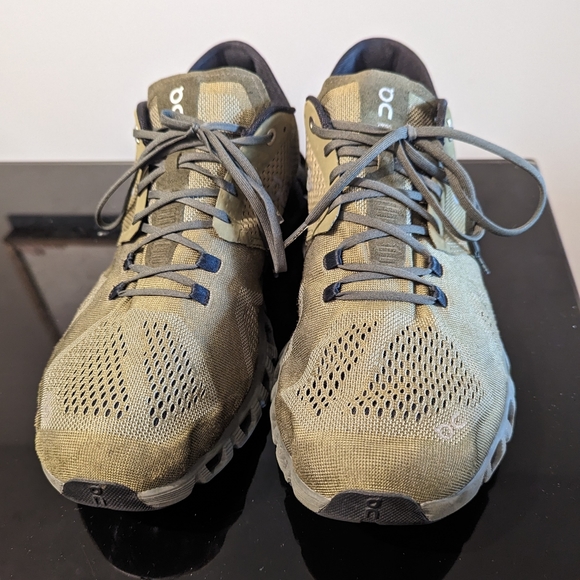 Swiss Engineering Running Shoes - Picture 2 of 6
